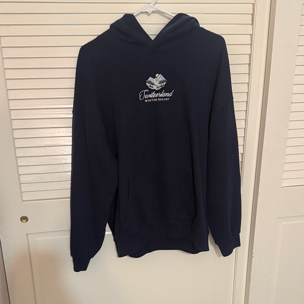 Hollister Switzerland Navy Hoodie - Women’s Pullover